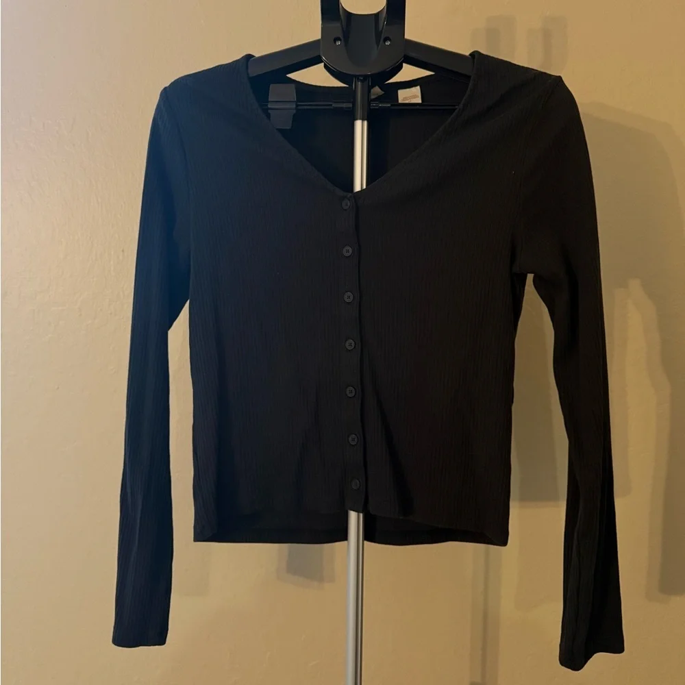 Levi's Black Button-Down Ribbed Top - Picture 2 of 5